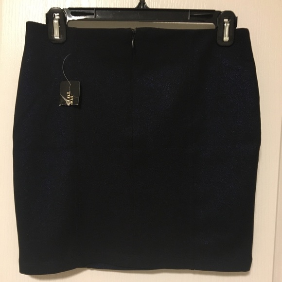Forever 21 Women’s NWT Blue Skirt Medium Size - Picture 2 of 4